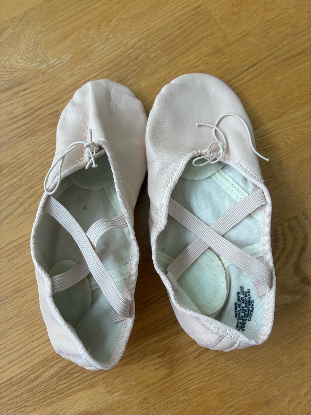 Capezio Pale Pink Leather Ballet Flats with Cross Straps 8.5